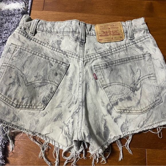 Levis shorts - Picture 2 of 2